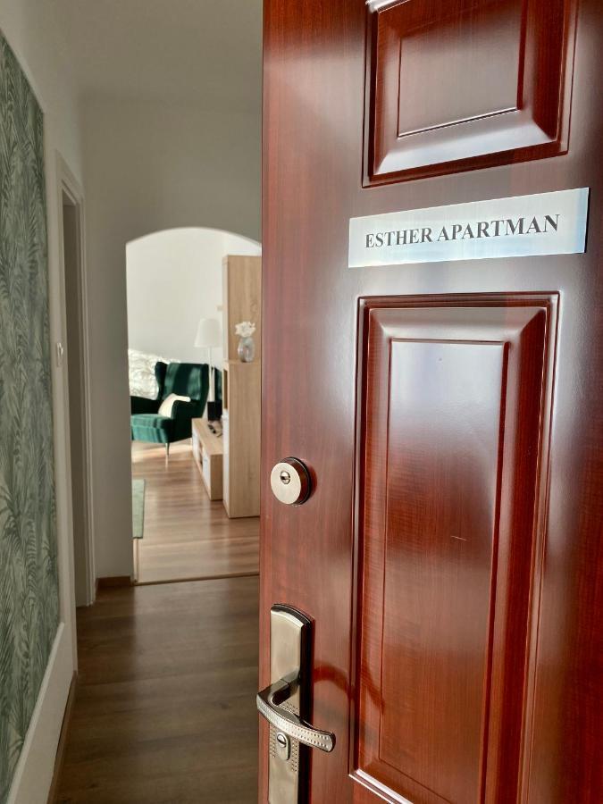 Esther Apartman Tatabánya Exteriör bild